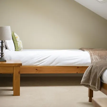 Hill Farm 22 * Bainbridge