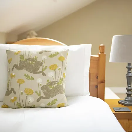 Hill Farm 22 * Bainbridge