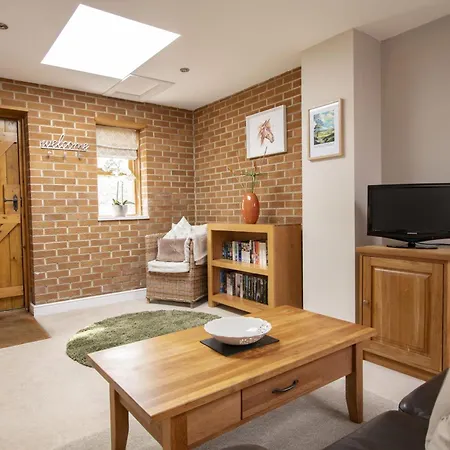 Hill Farm 22 * Bainbridge