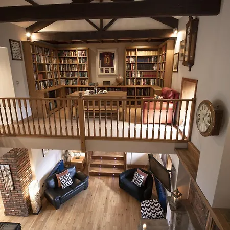 Hill Farm 22 * Bainbridge